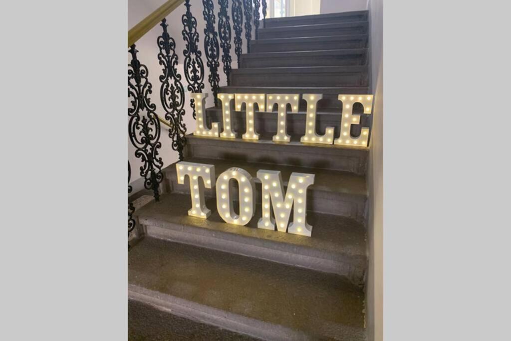 Little Tom Apartments Prag Eksteriør billede