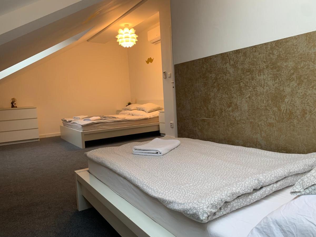 Little Tom Apartments Prag Eksteriør billede