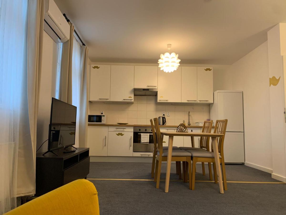 Little Tom Apartments Prag Eksteriør billede