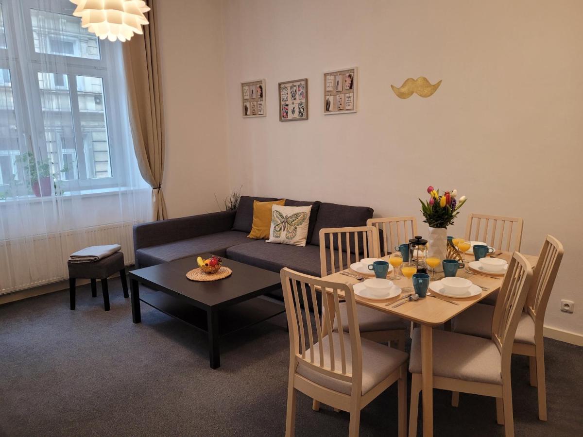 Little Tom Apartments Prag Eksteriør billede
